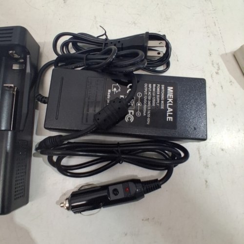 MIEKLALE SMART UNIVERSAL LCD BATTERY CHARGER - 12V - BLACK (MODEL: LII-600) image 5