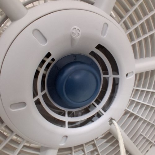 LASKO PIVOTING WIND MACHINE AIR CIRCULATOR FLOOR FAN WITH 3 SPEEDS - 23" - WHITE/BLUE (MODEL: 3300C) image 4