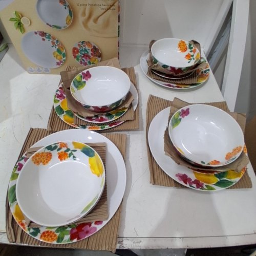 12PC MAXWELL & WILLIAMS CAPRI DINNERWARE SET - MULTI COLOR FLORAL (MODEL: 1041712) image 2