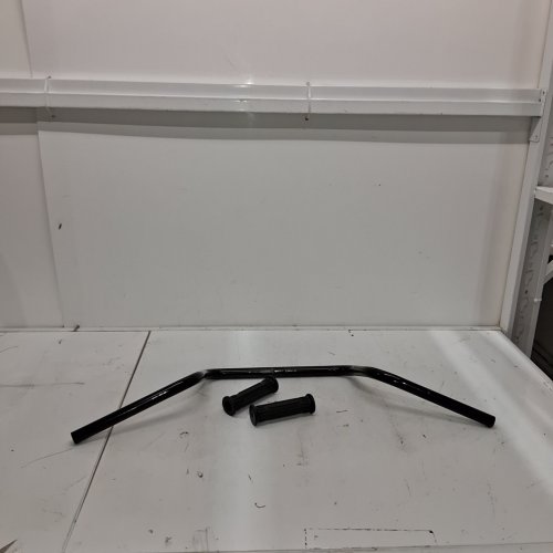 UNIVERSAL MOTORCYCLE BARS WITH GRIPS - 30" - BLACK image 2