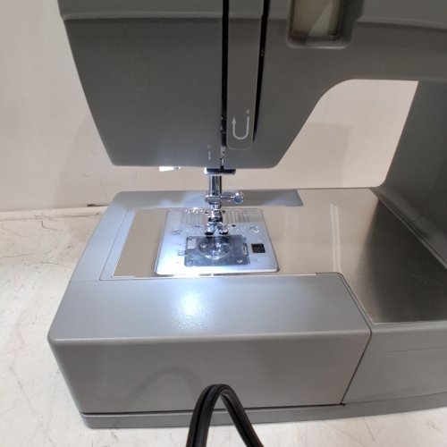SINGER 4423 HEAVY DUTY SEWING MACHINE (MODEL: 4423) image 2