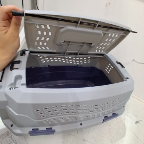 AMAZON BASICS TWO-DOOR TOP-LOAD HARD-SIDED PET TRAVEL KENNEL CARRIER CRATE FOR CATS OR DOGS, 19" X 12" X 10" - GREY/BLUE (MODEL: B00OP6SMCI) image 4