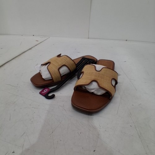 WOMEN'S TIME AND TRU WOVEN H-BAND SANDALS - SIZE 6 - TAN image 2