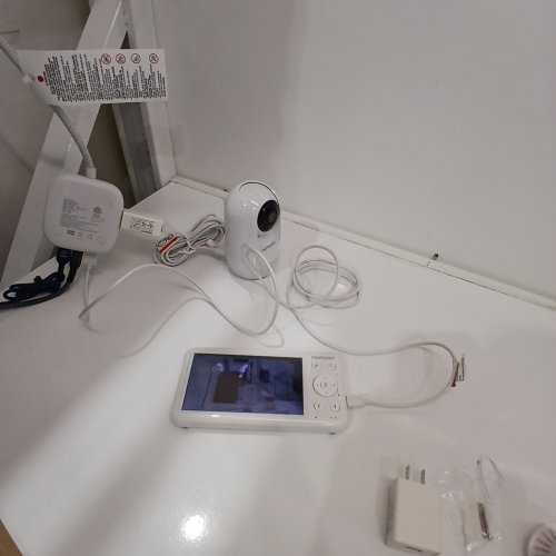 MOMCOZY 1080P HD VIDEO BABY MONITOR WITH 2-WAY AUDIO, TEMPERATURE SENSING, NIGHT VISION & WIDE ANGLE LENS - 5", 5000 MAH - WHITE (MODEL: BM01) image 2