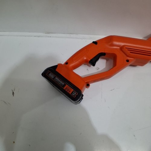 BLACK+DECKER STRING TRIMMER/EDGER - 10" - 20V - BLACK/ORANGE (MODEL: LST201) image 2