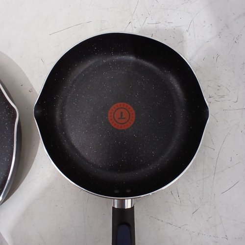 2PC T-FAL NON STICK FRYING PAN SET -9.4"/11.8"- BLACK image 3