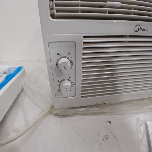 MIDEA MECHANICAL WINDOW AIR CONDITIONER - 5000BTU, UP TO 150SQ.FT. - WHITE (MODEL: MWMW050CM1A) image 2