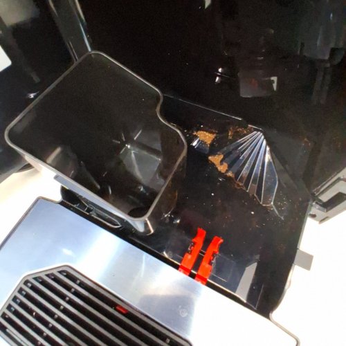 BOSCH 500 SERIES FULLY AUTOMATIC ESPRESSO MACHINE WITH WHOLE BEAN COMPARTMENTS AND GROUND COFFEE CHUTE - TFT DISPLAY AND TOUCH CONTROL PANEL - EXTERNAL MILK SYSTEM - 9 BEVERAGE OPTIONS - BLACK (MODEL: TPU40109) image 5