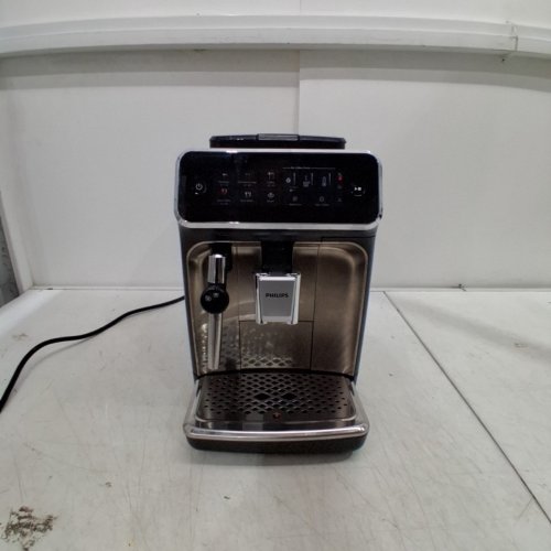 PHILIPS 3300 SERIES FULLY AUTOMATIC ESPRESSO MACHINE WITH BUILT-IN GRINDER & MILK FROTHER - BLACK CHROME (MODEL: EP3326/90) image 3