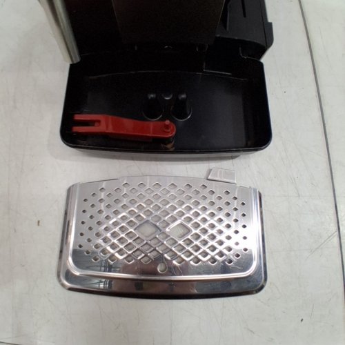 PHILIPS 3300 SERIES FULLY AUTOMATIC ESPRESSO MACHINE WITH BUILT-IN GRINDER & MILK FROTHER - BLACK CHROME (MODEL: EP3326/90) image 8