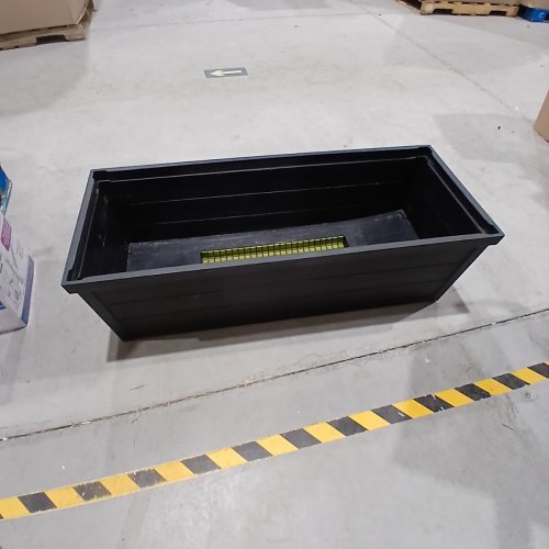 KETER REVES RAISED RECTANGULAR PLANTER GARDEN BOX - 12.7 GAL - 44" X 18" - BLACK image 4