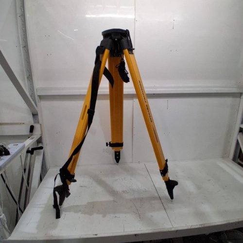 SPECTRA PRECISION HEAVY DUTY WOODEN TRIPOD FOR LEVEL/GRADE LASERS - EXTENDS FROM 38"- 63" - YELLOW - (MODEL: 1161) image 3
