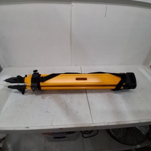 SPECTRA PRECISION HEAVY DUTY WOODEN TRIPOD FOR LEVEL/GRADE LASERS - EXTENDS FROM 38"- 63" - YELLOW - (MODEL: 1161) image 4