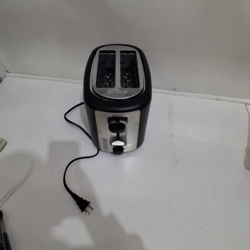 AMAZON BASICS 2-SLICE EXTRA WIDE SLOT TOASTER - BLACK (MODEL: B072P11H8L) image 3