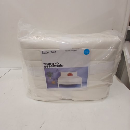 ROOM ESSENTIALS SATIN QUILT - KING - IVORY image 3