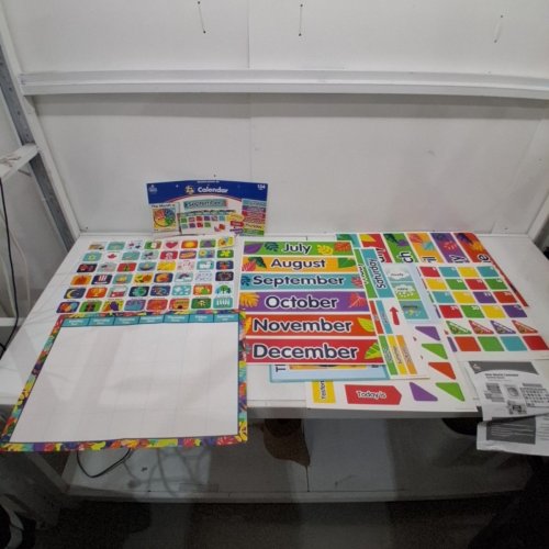 134PC KIDS CARSON DELLOSA ONE WORLD CALENDAR BULLETIN BOARD SET - MULTICOLOUR (MODEL: CD-110486) image 3