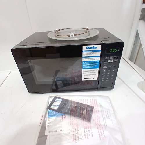 DANBY COUNTERTOP MICROWAVE - 0.7 CU.FT - BLACK - (MODEL: DBMW0721BBB) image 2