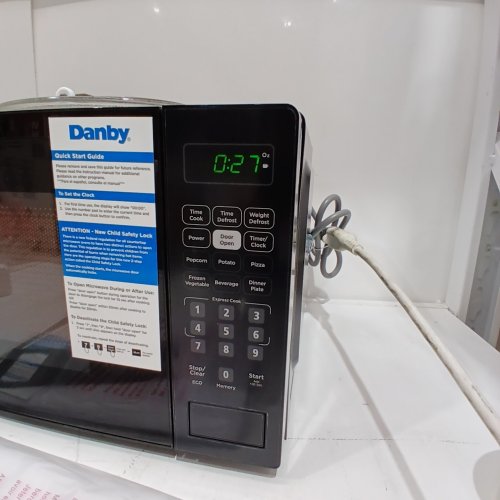 DANBY COUNTERTOP MICROWAVE - 0.7 CU.FT - BLACK - (MODEL: DBMW0721BBB) image 3