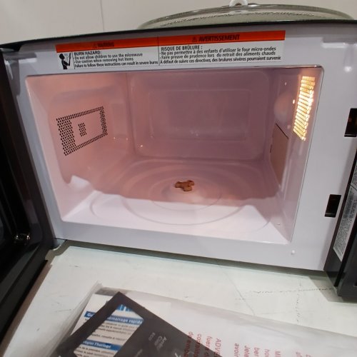 DANBY COUNTERTOP MICROWAVE - 0.7 CU.FT - BLACK - (MODEL: DBMW0721BBB) image 6
