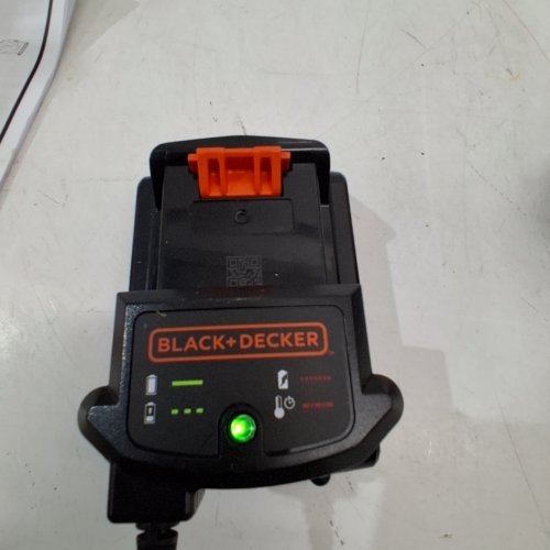 BLACK AND DECKER CORDLESS STRING TRIMMER/EDGER WITH BATTERY - 10" - 20 V MAX - BLACK/ORANGE (MODEL: LST201) image 2