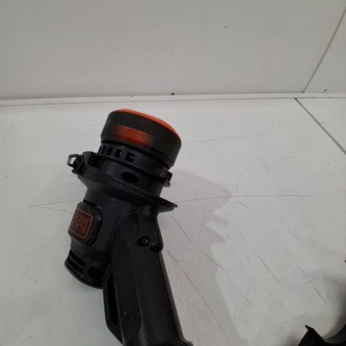 BLACK AND DECKER CORDLESS STRING TRIMMER/EDGER WITH BATTERY - 10" - 20 V MAX - BLACK/ORANGE (MODEL: LST201) image 3