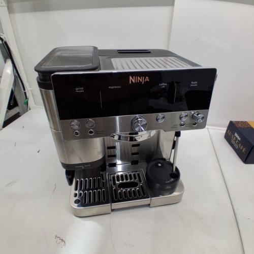 NINJA LUXE CAFÉ 3-IN-1 ESPRESSO MACHINE - DRIP COFFEE MAKER AND RAPID COLD BREW, INTEGRATED GRINDER, ASSISTED TAMPER, HANDS-FREE FROTHER - GREY (MODEL: ES601C) image 2