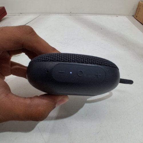 ONN. BLUETOOTH MINI RUGGED SPEAKER WITH TWS SYNC MODE - BLACK image 2