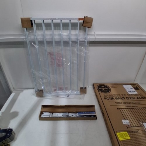 REGALO EXTRA WIDE 2-IN-1 TOP OF STAIRWAY AND HALLWAY SAFETY GATE WITH MOUNTING KIT - WHITE (MODEL: 1250 DS) image 2