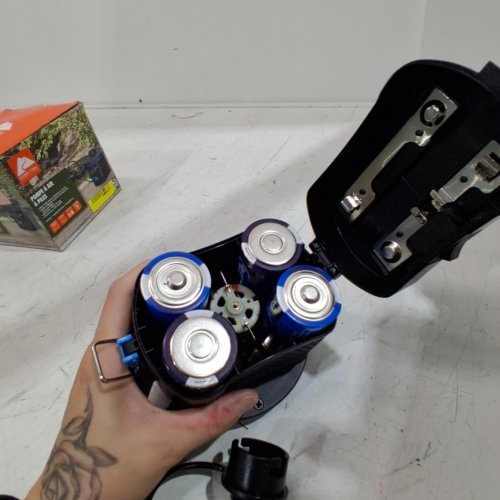 OZARK TRAIL BATTERY POWERED AIR PUMP - 6V - BLACK (MODEL: 62192) image 3