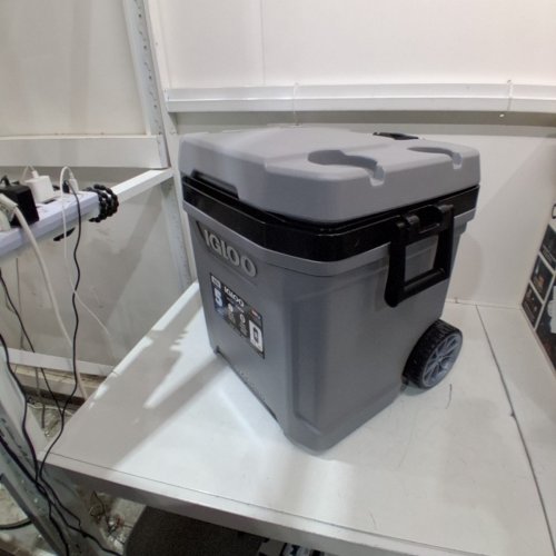 IGLOO MAXCOLD LATITUDE WHEELED ROLLER COOLER - 62QT/58L - GREY\WHITE - (MODEL: 1872193) image 2