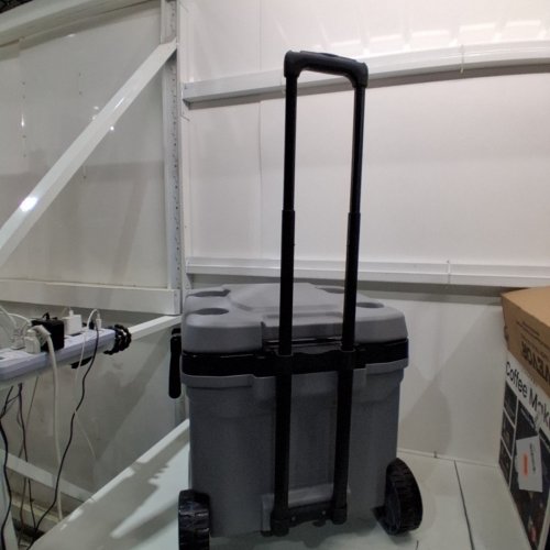 IGLOO MAXCOLD LATITUDE WHEELED ROLLER COOLER - 62QT/58L - GREY\WHITE - (MODEL: 1872193) image 3