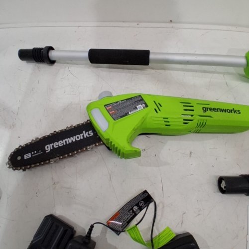 GREENWORKS POLE SAW WITH BATTERY AND CHARGER, 9-11FT LENGTH - GREEN (MODEL: 1402102) image 4