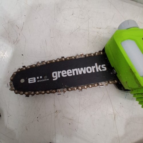 GREENWORKS POLE SAW WITH BATTERY AND CHARGER, 9-11FT LENGTH - GREEN (MODEL: 1402102) image 5