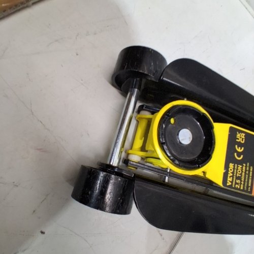 HEAVY DUTY LOW PROFILE HEAVY-DUTY STEEL FLOOR JACK WITH SINGLE PISTON HYDRAULIC PUMP - 2.5 TON CAP - YELLOW (MODEL: WD-A-02250-A00-0) image 3