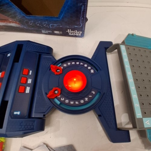 HASBRO GAMING ELECTRONIC BATTLESHIP RELOADED WITH LIGHTS AND SOUNDS - 1 TO 2 PLAYERS - AGES 8+ - MULTICOLOR (MODEL: F7565) image 2