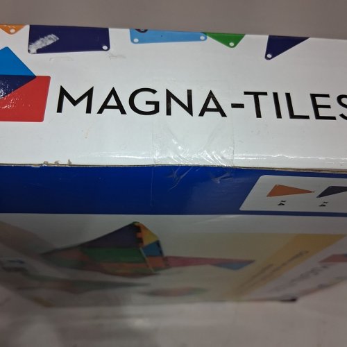 32PC MAGNA-TILES CLEAR COLORS SET, THE ORIGINAL, AWARD-WINNING MAGNETIC BUILDING TILES FOR KIDS image 3