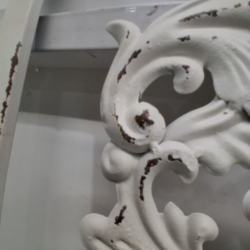 SINTOSIN VINTAGE DISTRESSED INDOOR/OUTDOOR WROUGHT IRON HANGING WALL DECORATION - 16" X 36" - WHITE - (MODEL: 26WW21002) image 3