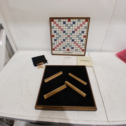 SCRABBLE DELUXE GRAND WOODEN EDITION (MODEL: 1987140) image 2