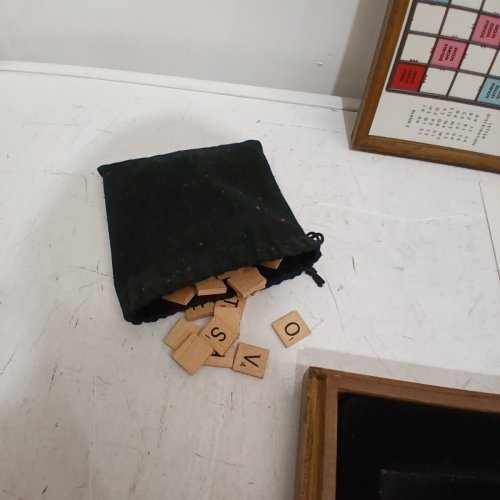 SCRABBLE DELUXE GRAND WOODEN EDITION (MODEL: 1987140) image 3