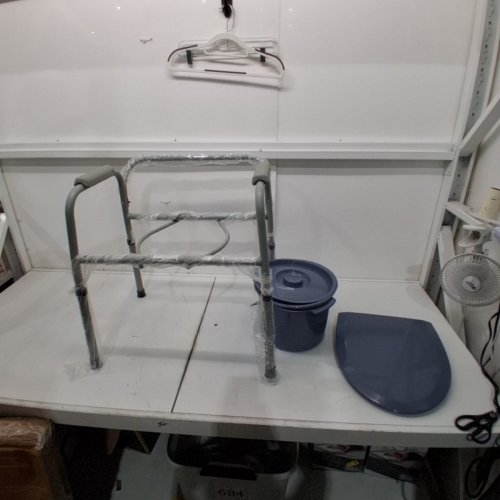 MEDLINE GUARDIAN 3-IN-1 STEEL FOLDING FRAME CLIP ON SEAT BEDSIDE COMMODE, ELONGATED SEAT. 350LB CAPACITY - GREY (MODEL:MDS89664 ) image 2