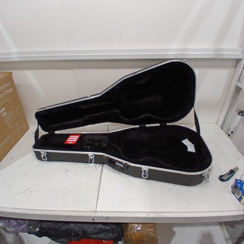 GATOR CASES DELUXE ABS MOLDED HARDSHELL CLASSICAL GUITAR CASE - BLACK (MODEL: GC-CLASSIC) image 4