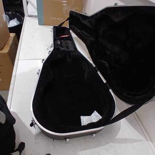 GATOR CASES DELUXE ABS MOLDED HARDSHELL CLASSICAL GUITAR CASE - BLACK (MODEL: GC-CLASSIC) image 5