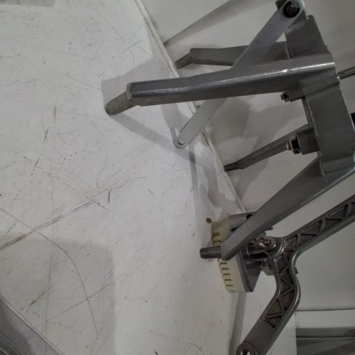 VEVOR MANUAL COMMERCIAL FRENCH FRY POTATO CUTTER WITH EXTRUDER PRESS MACHINE - STAINLESS STEEL - 8.46" X 7.48" X 23.23" - SILVER (MODEL: JG-32) image 4