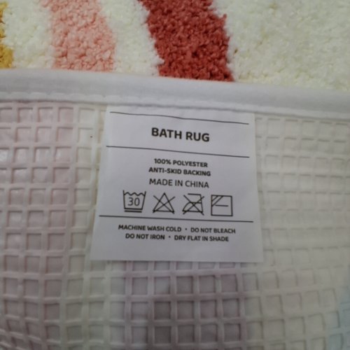 LOISMOOD WASHABLE RAINBOW & HEARTS BATH RUG MAT WITH NON-SLIP BACKING - 20" X 39" - MULTI-COLOUR image 2