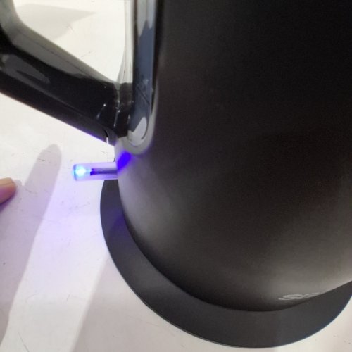 SALTON CORDLESS ELECTRIC KETTLE - 1.7 L - BLACK - (MODEL: JK2178BK) image 2