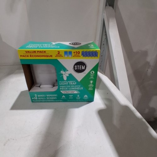 SC JOHNSON STEM FLYING INSECT LIGHT TRAP 2 PLUG-INS + 10 CARTRIDGES (MODEL: 387529) image 2
