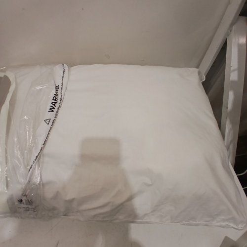 THRESHOLD HYPOALLERGENIC MACHINE WASHABLE PERFORMANCE PILLOW - STANDARD / QUEEN - WHITE image 2