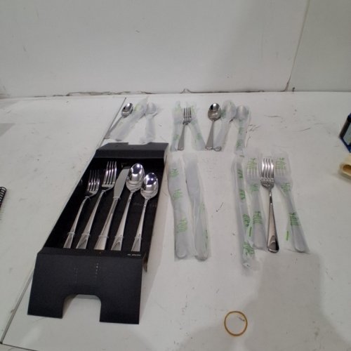 20PC ONEIDA HOLLAND FLATWARE SET - SILVER-TONE (STYLE: 50296141) image 3