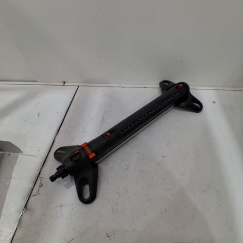 GARDENA AQUAZOOM ADJUSTABLE OSCILLATING YARD SPRINKLER - UP TO 3800SQFT - BLACK/ORANGE (MODEL: ‎20570-81) image 2