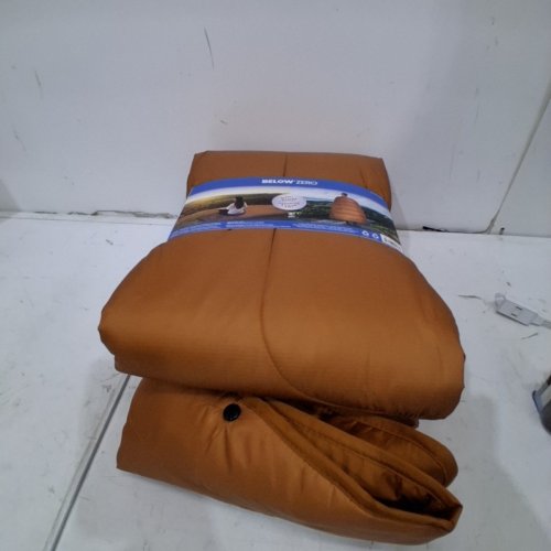 BELOW ZERO 2-IN-1 WEARABLE HOODED OUTDOOR BLANKET WITH CARRY BAG - 54" X 76" - BROWN/TAN (MODEL: 1896292) image 2
